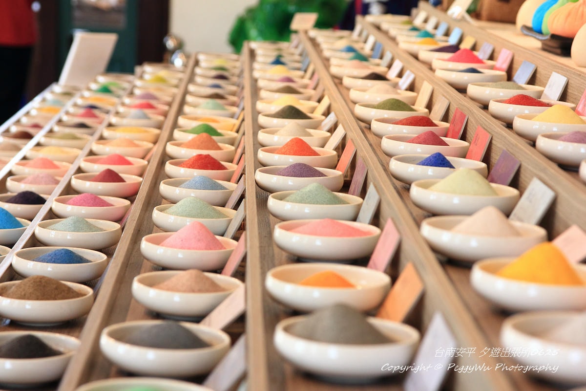 20251013-z4vya 20251013-z4vya