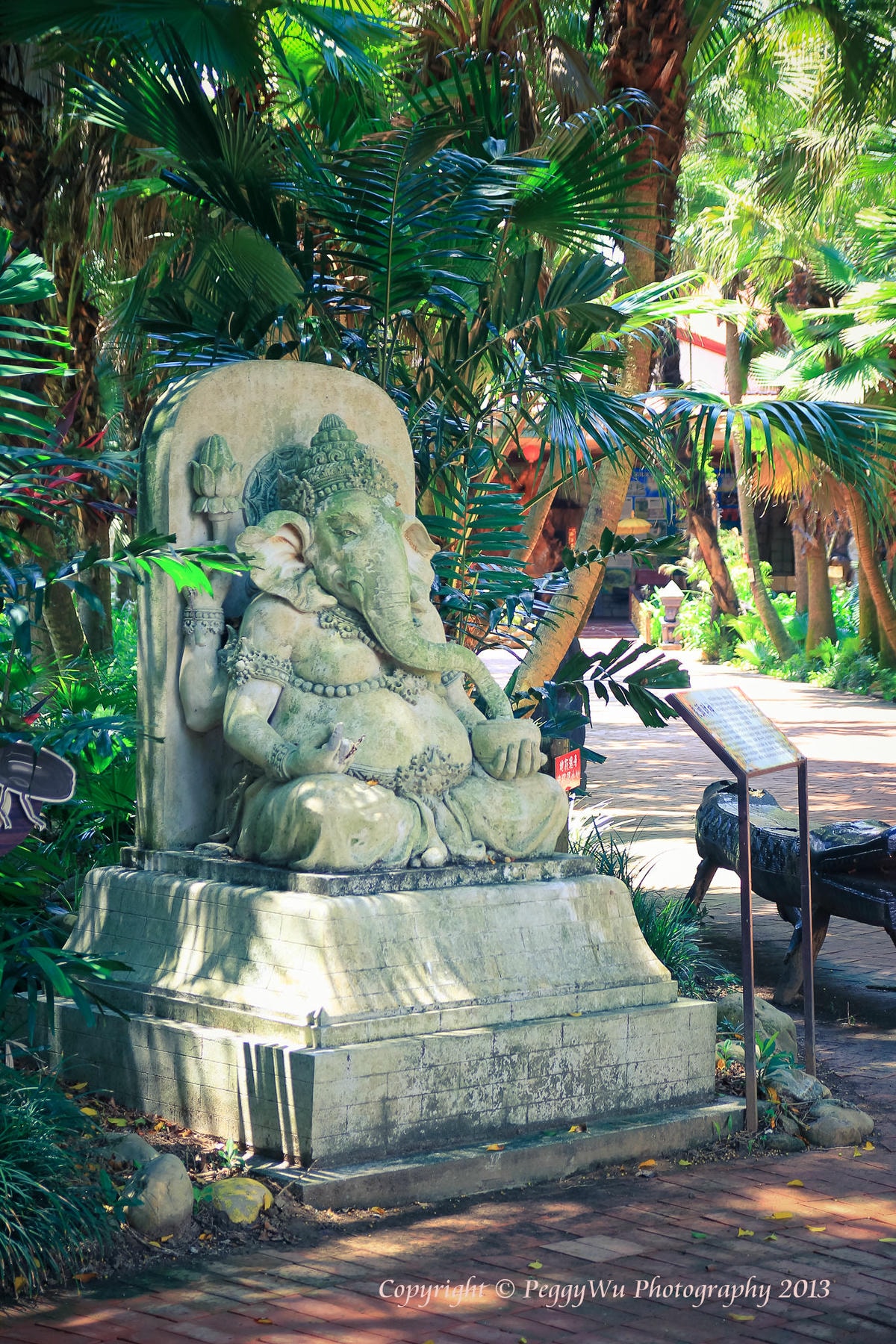 20251013-1rw7m 20251013-1rw7m