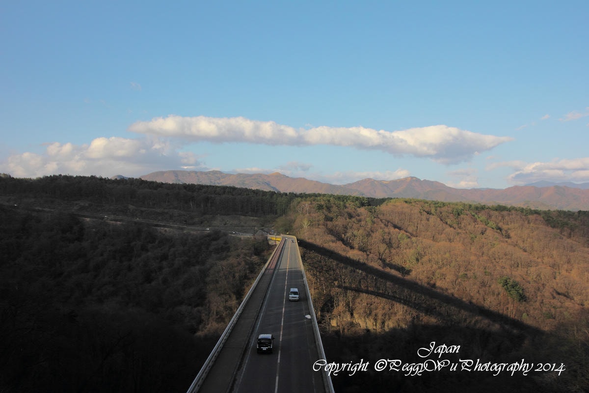 20251013-vnq08 20251013-vnq08