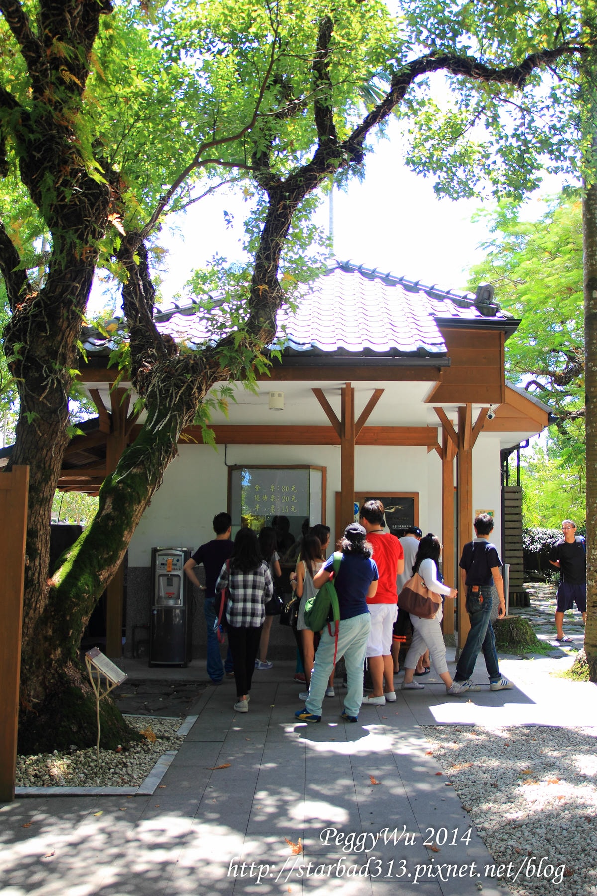 20251013-195zr 20251013-195zr