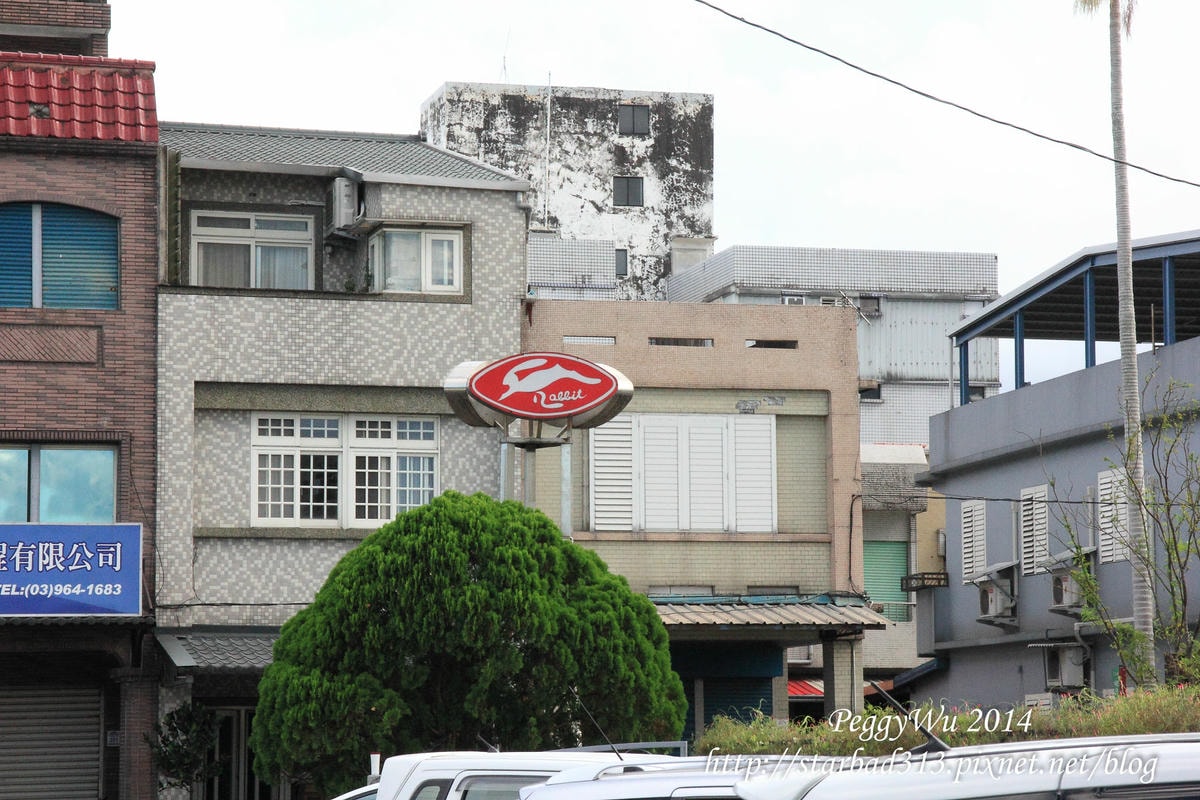 20251013-49xhn 20251013-49xhn