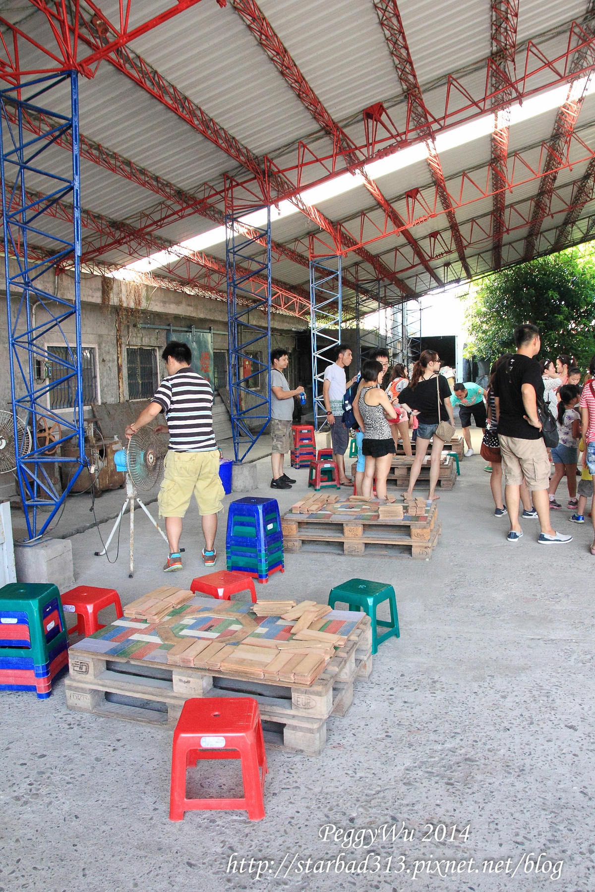 20251013-nh0q6 20251013-nh0q6