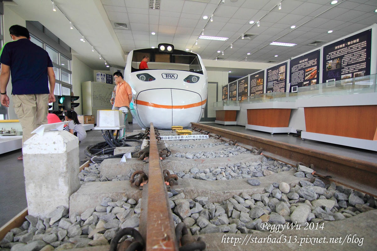 20251013-zbl4j 20251013-zbl4j