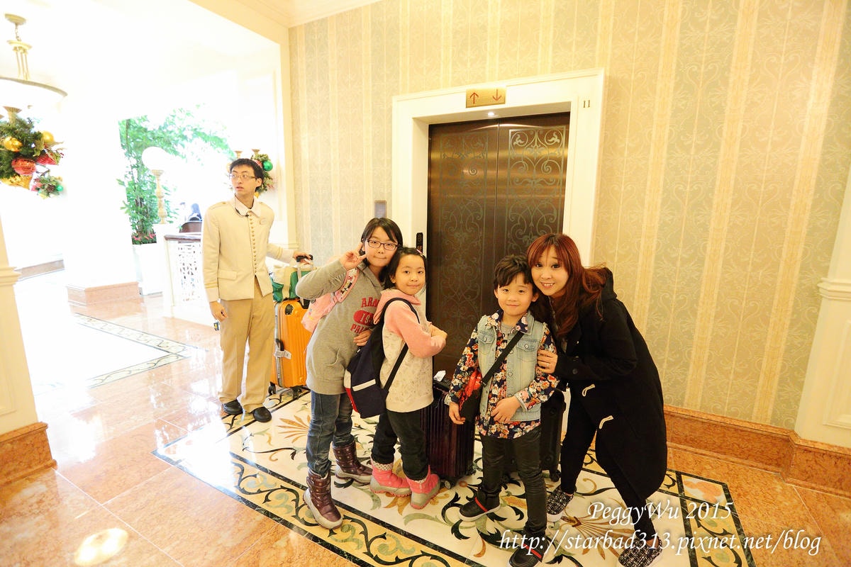 20251013-v0w4c 20251013-v0w4c