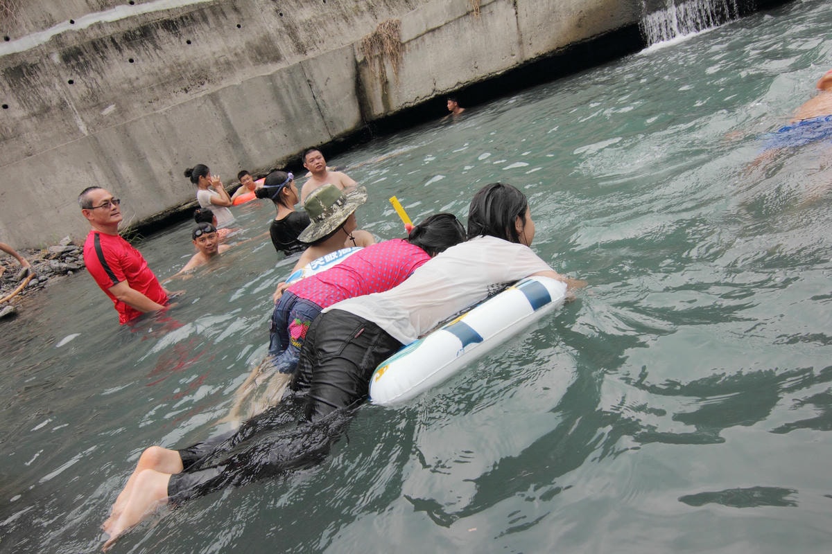 20251013-czx4h 20251013-czx4h