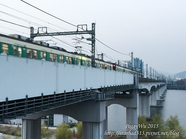 20251013-m7uol 20251013-m7uol