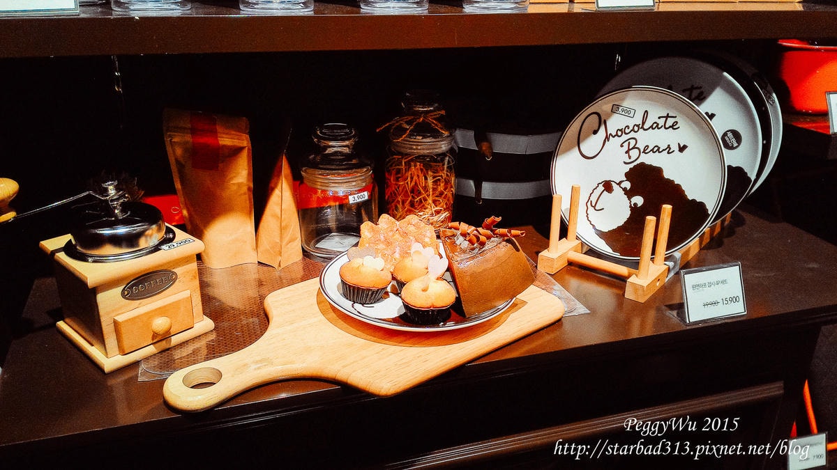 20251013-dfc8y 20251013-dfc8y