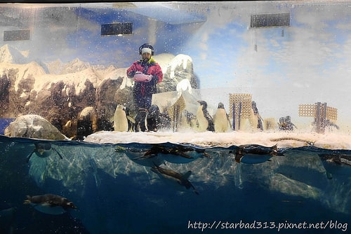 20251013-7q4lp 20251013-7q4lp