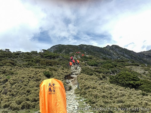 20251013-8fvvl 20251013-8fvvl