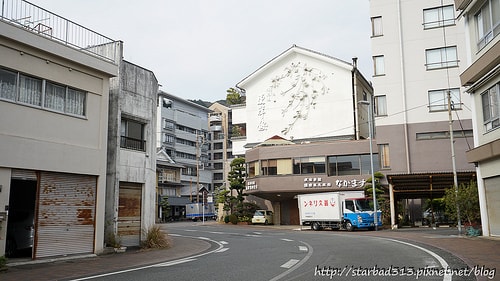 20251013-z6n8r 20251013-z6n8r