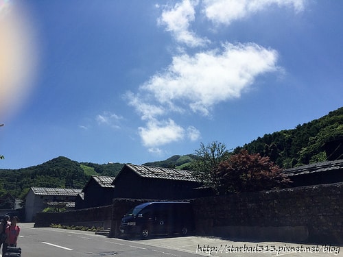 20251013-3qy2x 20251013-3qy2x