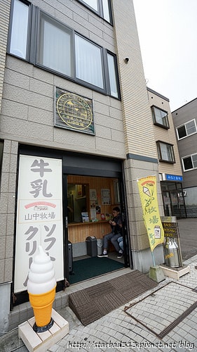 20251013-4hvmq 20251013-4hvmq