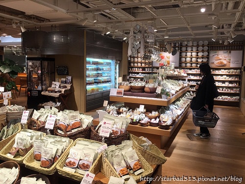 20251013-4m8hp 20251013-4m8hp