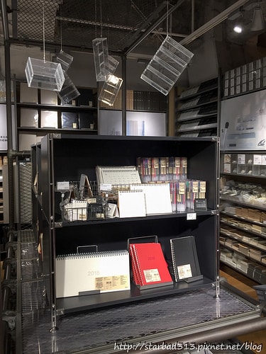 20251013-kmwb4 20251013-kmwb4