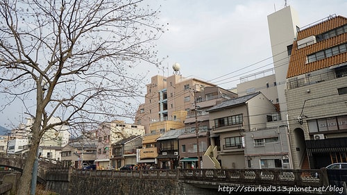 20251013-yp80c 20251013-yp80c