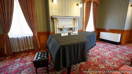 20251013-yt4bp 20251013-yt4bp