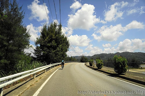 20251013-lea9w 20251013-lea9w