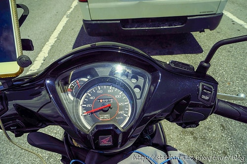 20251013-mnugq 20251013-mnugq