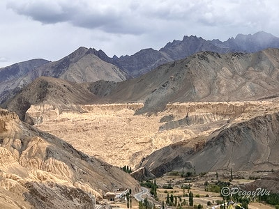 20251013-1qk1f 20251013-1qk1f