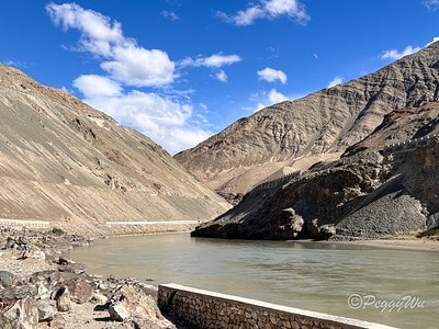 20251013-4n4i9 20251013-4n4i9