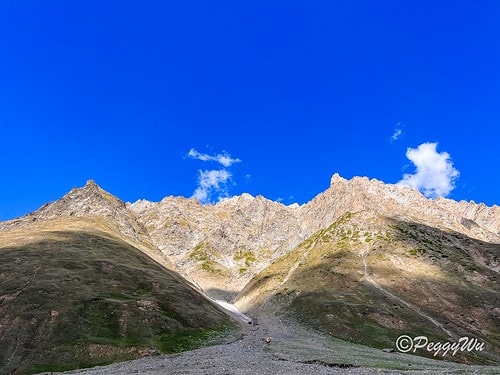 20251013-moj7c 20251013-moj7c