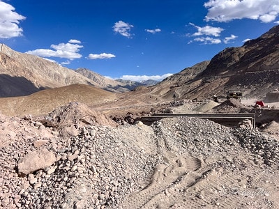 20251013-s06aq 20251013-s06aq