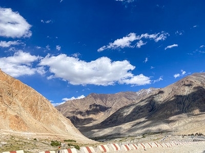 20251013-uk52p 20251013-uk52p