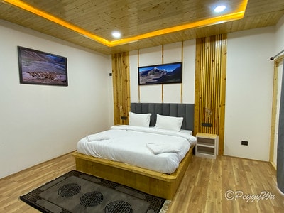 20251013-v96iy 20251013-v96iy