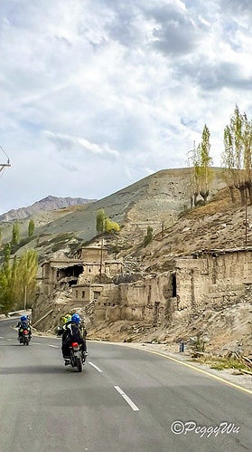 20251013-zni9x 20251013-zni9x