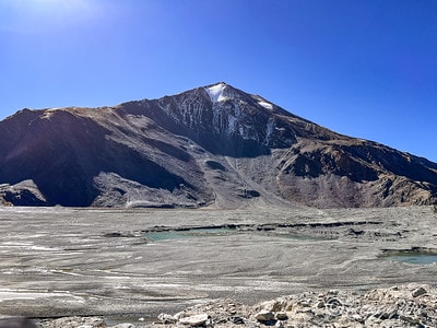 20251013-0a8lq 20251013-0a8lq