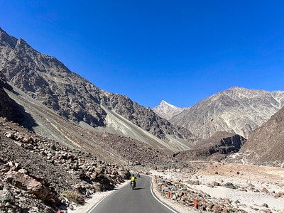 20251013-3am5x 20251013-3am5x