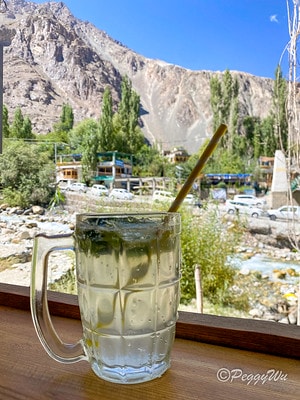 20251013-9awar 20251013-9awar