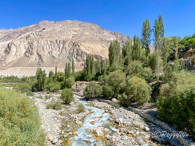 20251013-f9nhv 20251013-f9nhv