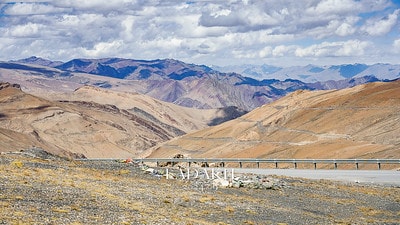 20251013-ks5jy 20251013-ks5jy