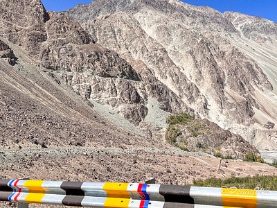 20251013-lq7s5 20251013-lq7s5