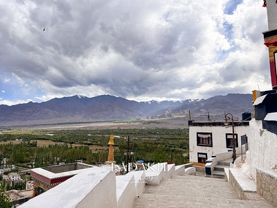 20251013-qjvmb 20251013-qjvmb