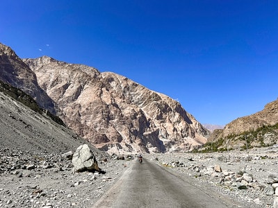 20251013-qoe0l 20251013-qoe0l