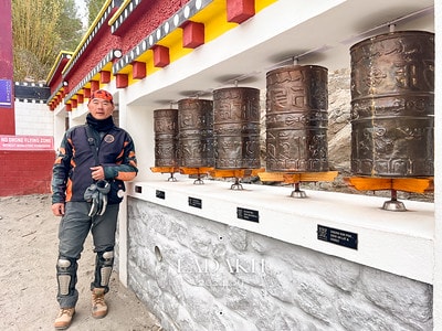 20251013-qu4zc 20251013-qu4zc