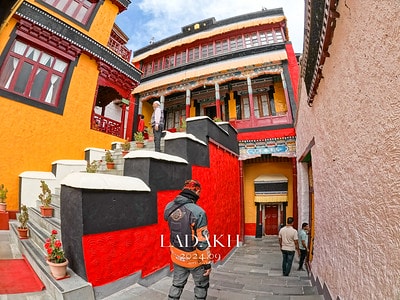 20251013-s04x5 20251013-s04x5