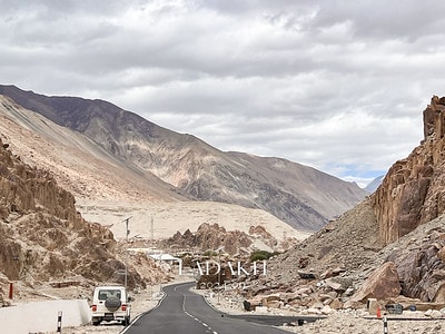 20251013-u46ly 20251013-u46ly