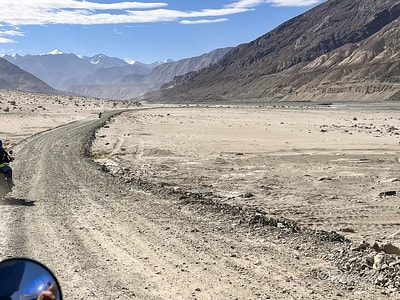 20251013-y92w4 20251013-y92w4