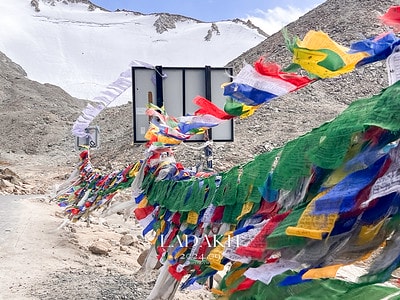 20251013-zr4fm 20251013-zr4fm