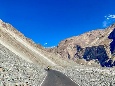 20251013-zw7rt 20251013-zw7rt