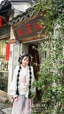 20251013-2w53g 20251013-2w53g