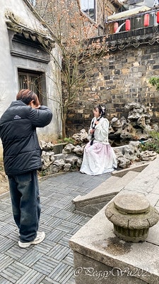 20251013-58f8o 20251013-58f8o