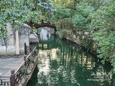 20251013-d9enl 20251013-d9enl