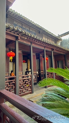 20251013-j5w5j 20251013-j5w5j