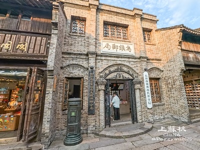 20251013-kqqww 20251013-kqqww