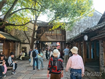 20251013-n247j 20251013-n247j