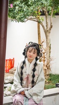 20251013-tbb8y 20251013-tbb8y